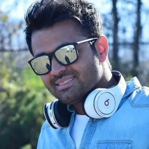 دانلود آهنگ یه جور خاص از میثم ابراهیمی